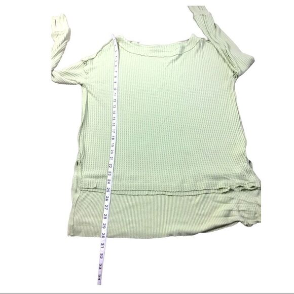 Free People North Shore Green Long Sleeve Oversized Thermal Top Size XS - Picture 7 of 10